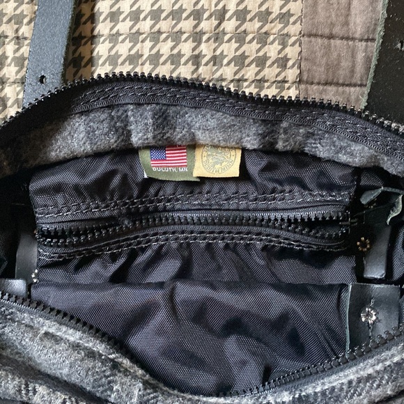 Duluth pack wool purse with leather handles - Picture 3 of 8